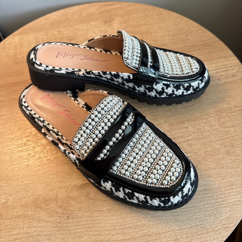 Betsey Johnson • Ronin Houndstooth Mule Slide Sz 6 Pearl Rhinestone Chic Preppy - Picture 5 of 9